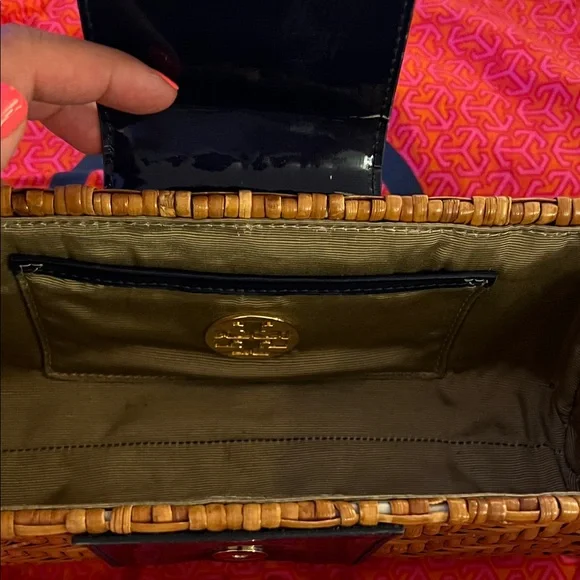 Tory Burch Tan Woven Clutch with Logo - Picture 2 of 6